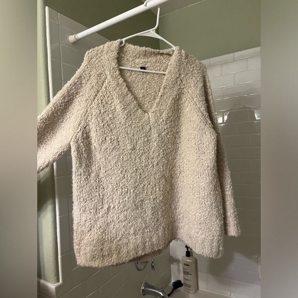 Universal Thread Sweater - Picture 1 of 3